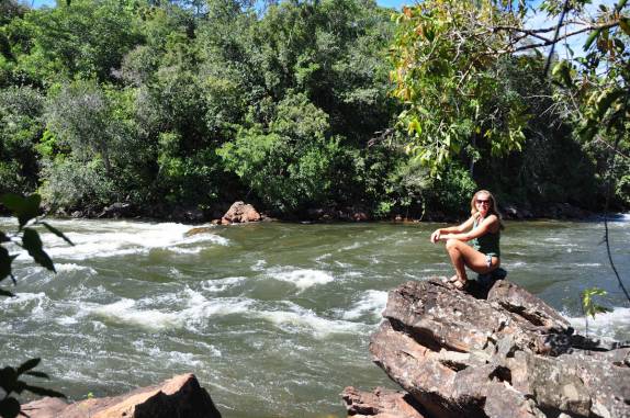 Caminhando pela orla do Rio Novo, no Jalapão - TO